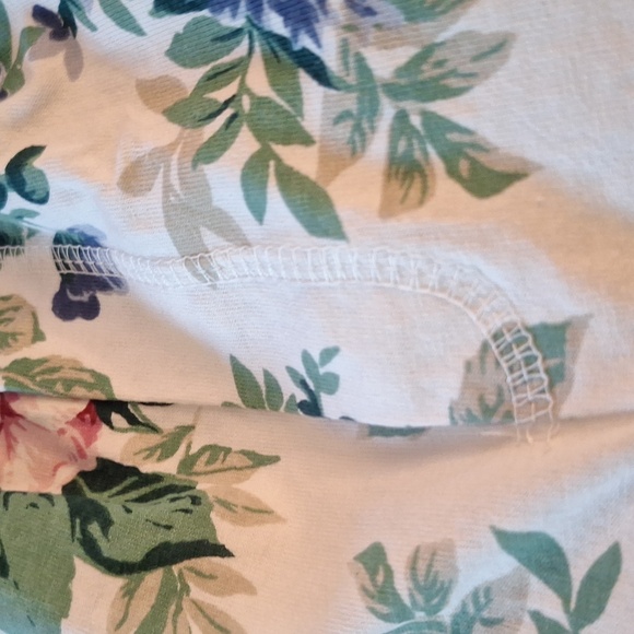 Vintage L.A Movers Floral Cropped Top & Shorts. Size Small - Picture 7 of 7